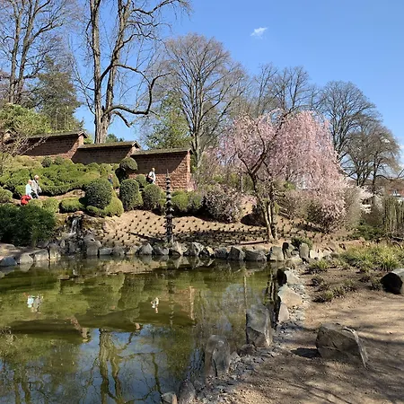 & Restaurant Burgschaenke 2*